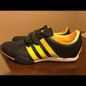 Women’s Adidas black & yellow trainers Sz 7 1/2